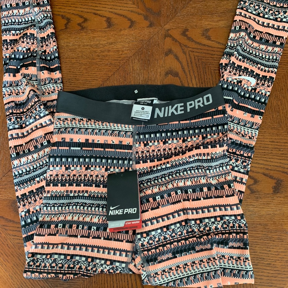 NWT Nike Pro Hyperwarm Leggings Sz S